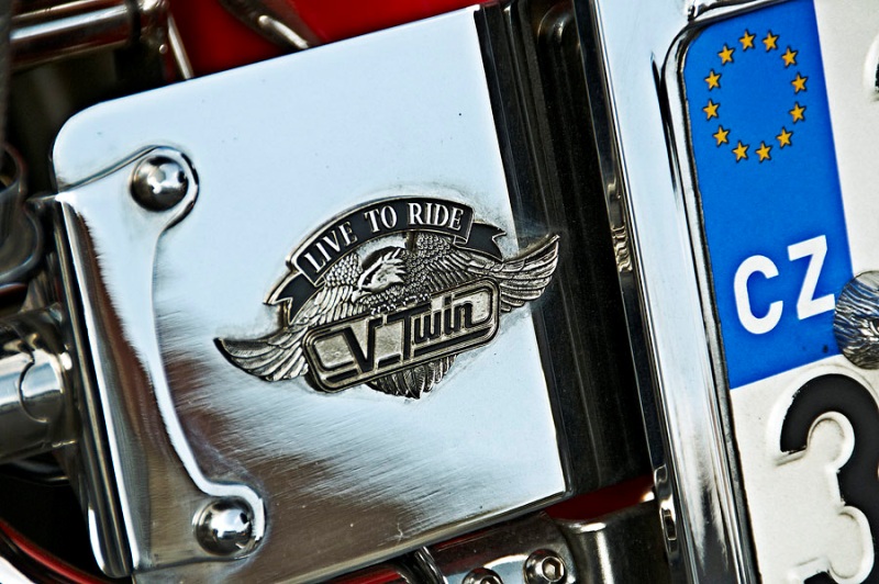 Логотип мотоцикла с ческими номерами