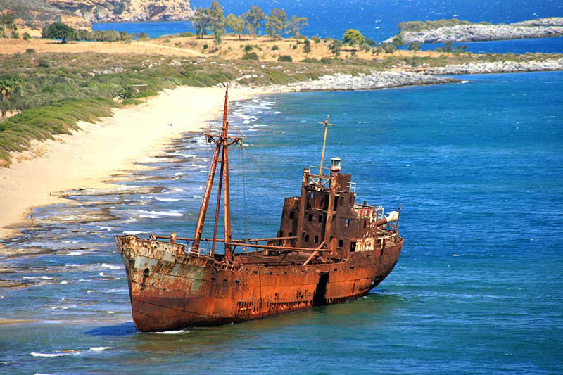 Фото: Лаконично застыло судно Лакония
