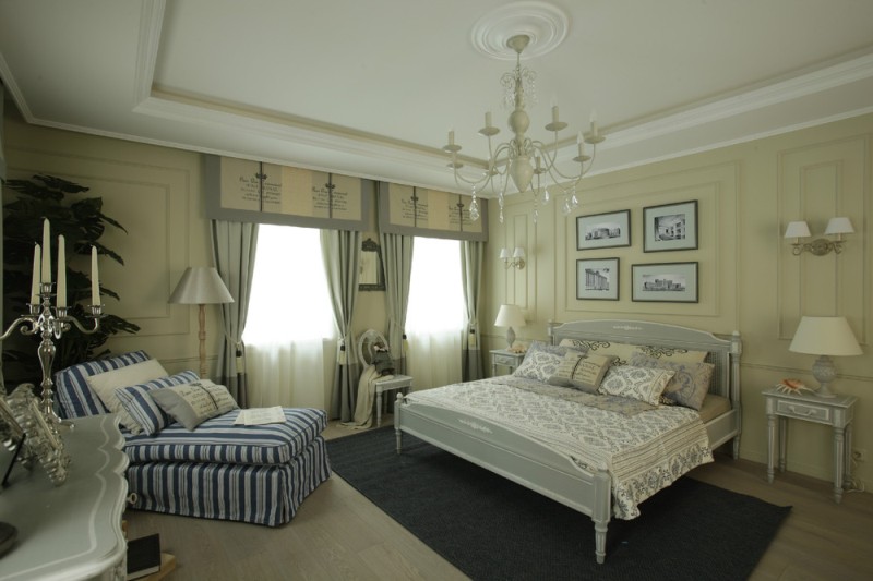 Дизайн спальни барокко в светло ванильных тонах