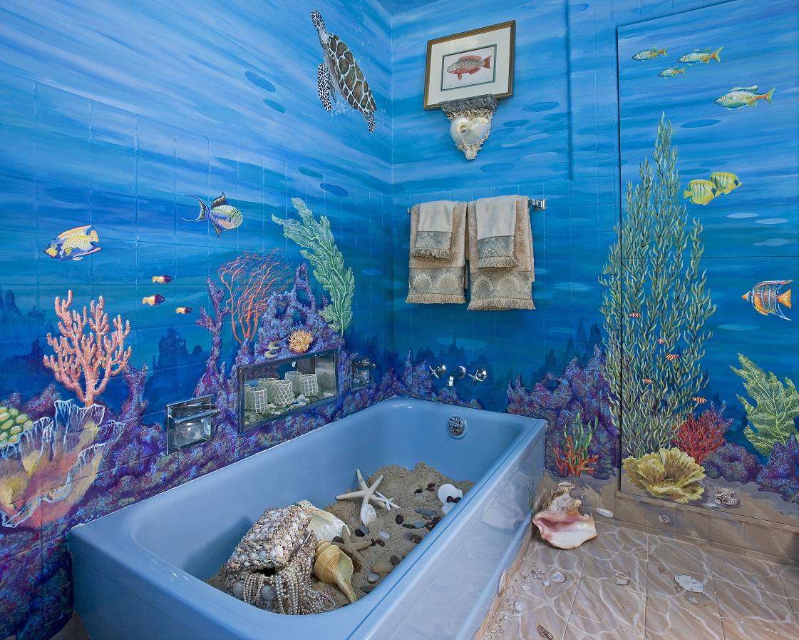Дизайн ванной комнаты разукрашен в стиле сокровищ морских пиратов.