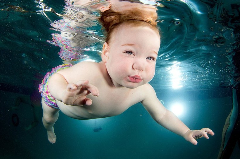 Дети под водой