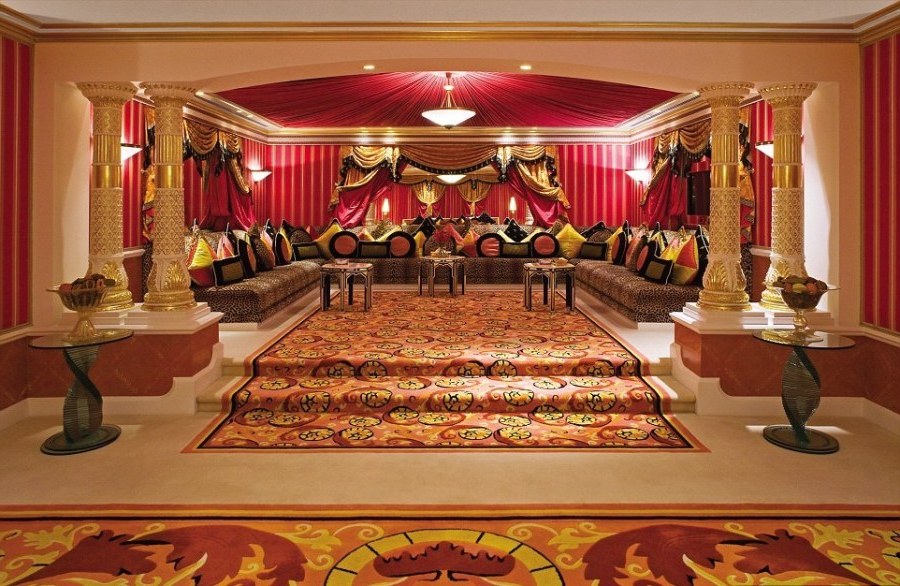 Роскошный отель и ресторан в Дубае Фото №2