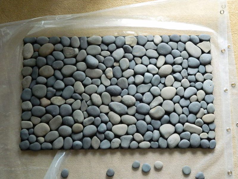 Воплощение природы в вашем интерьере с ковриком из камней