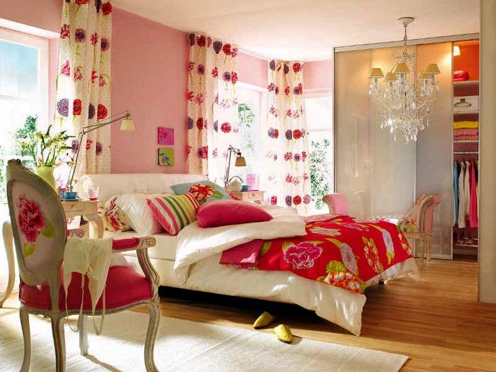 Красочная спальная комната