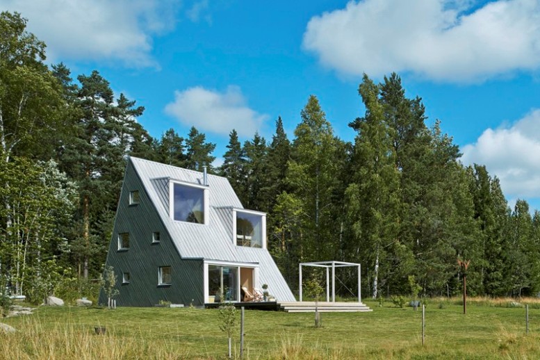 Деревянный дом-шалаш в Швеции