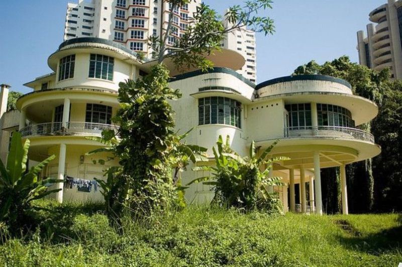 Заброшенный дом в стиле арт-деко в Сингапуре
