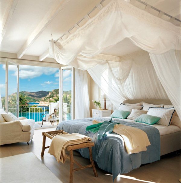 Летний вариант романтического дизайна спальни в светлых тонах