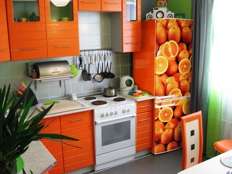 12. Сочная кухня в оранжевых цветах с зелеными вставками
