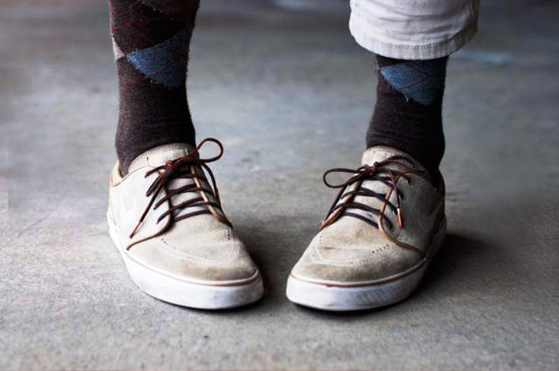 Firmly tie shoelaces Unusual Ways to Use Lip Balm